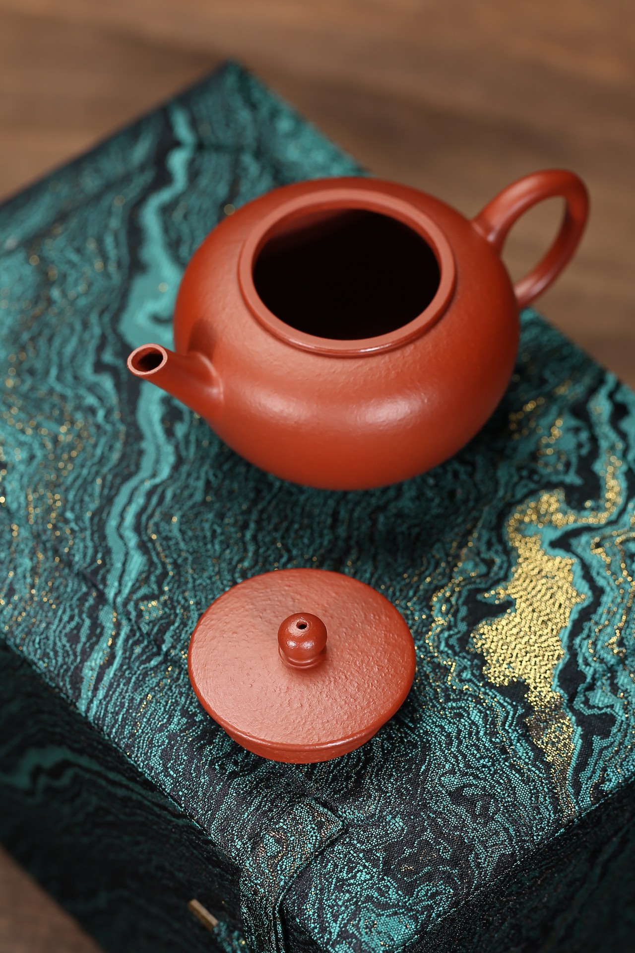 the "Ming Horizonal", Yixing Purple Clay (Zisha) Teapot, Handmade Kung Fu Teapot 160ml