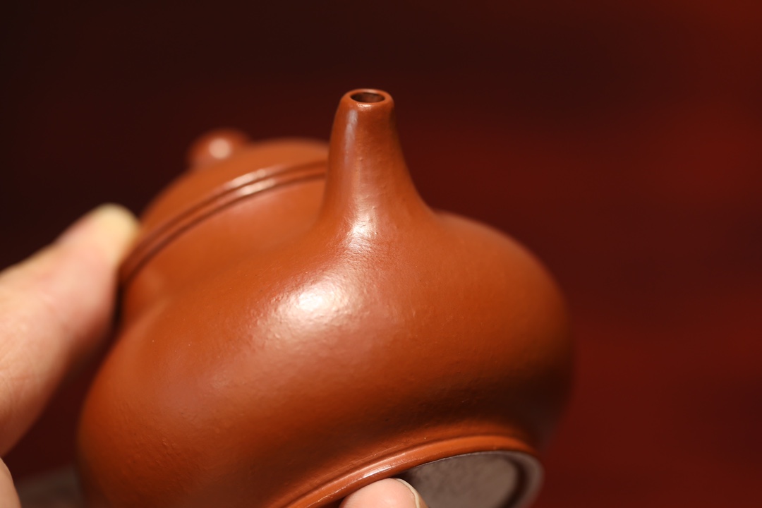 the "Panny", Yixing Purple Clay (Zisha) Teapot, Handmade Gongfu Tea 130ml