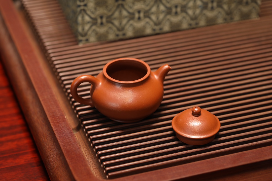 the "Panny", Yixing Purple Clay (Zisha) Teapot, Handmade Gongfu Tea 130ml