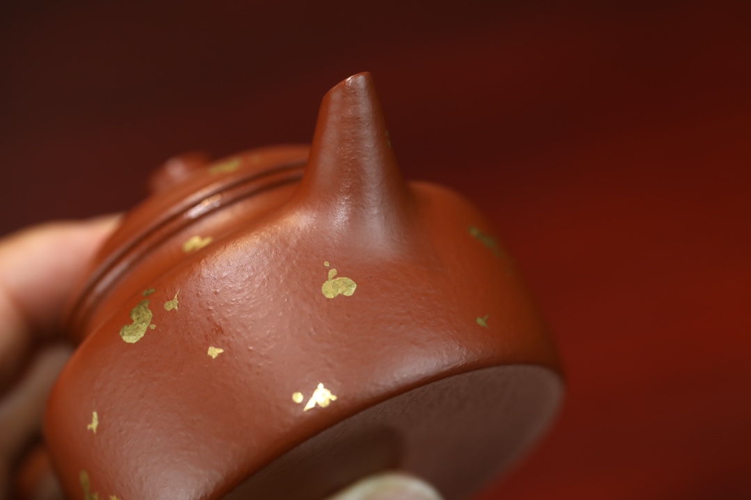 the "Clock of Virtue in Golden", Yixing Purple Clay (Zisha) Teapot, Handmade Kung Fu Teapot 120ml