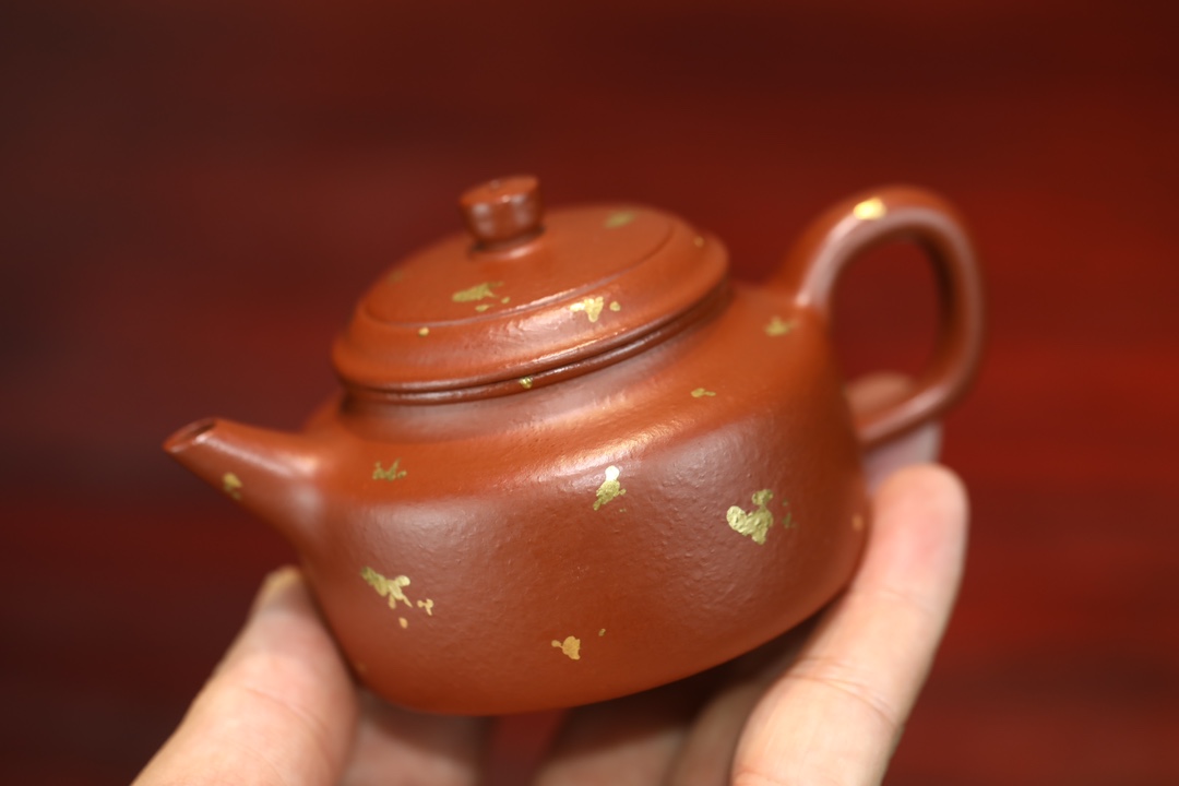 the "Clock of Virtue in Golden", Yixing Purple Clay (Zisha) Teapot, Handmade Kung Fu Teapot 120ml