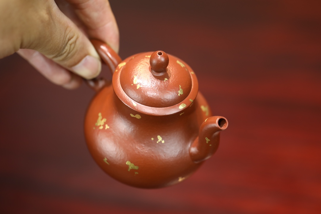the "Calabash in Golden Leaves", Yixing Purple Clay (Zisha) Teapot, Handmade Gongfu Tea 120ml