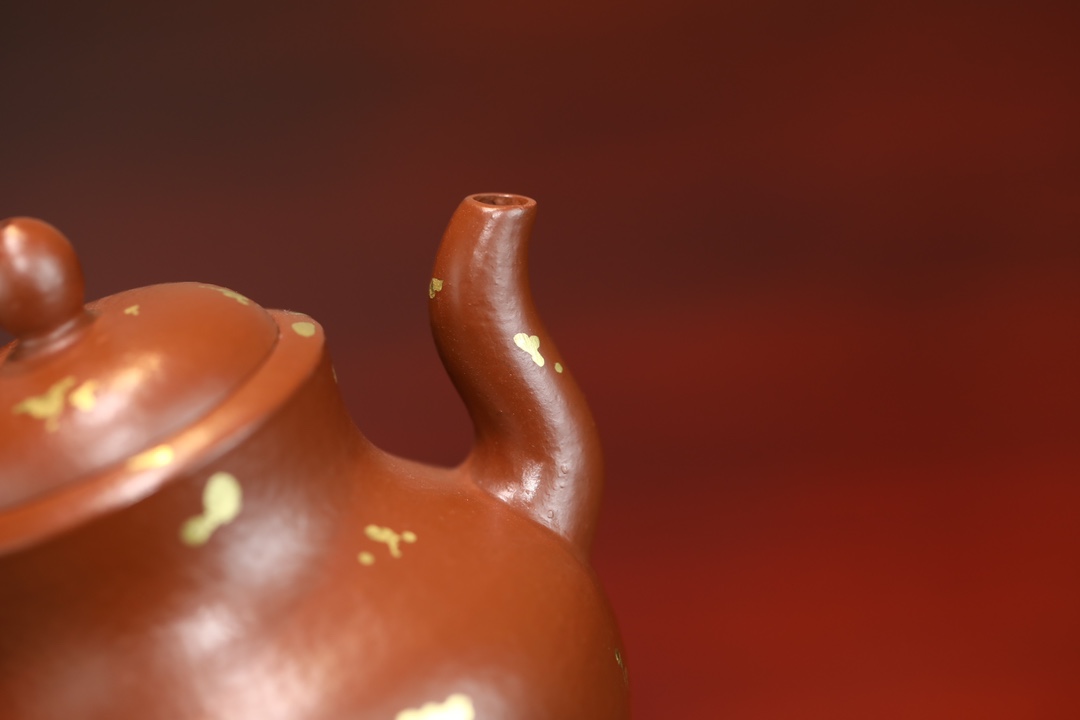 the "Calabash in Golden Leaves", Yixing Purple Clay (Zisha) Teapot, Handmade Gongfu Tea 120ml