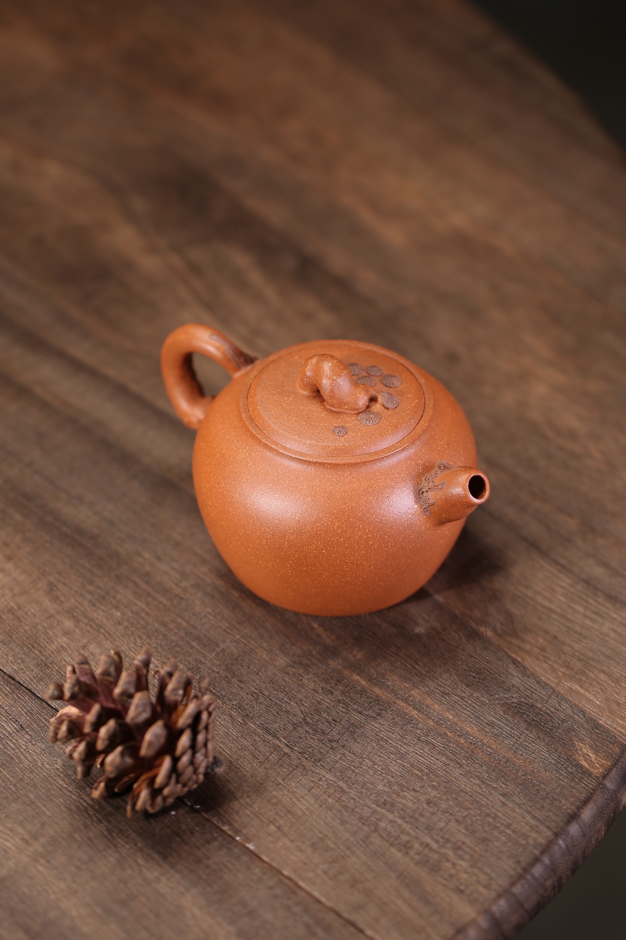 the "Breeze from Pine Forest", Yixing Purple Clay (Zisha) Teapot, Handemade Gongfu Tea 180ml