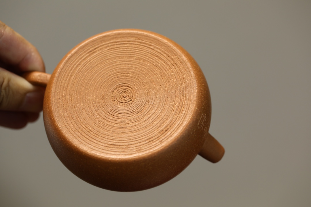 the "De Qu", Yixing Purple Clay (Zisha) Teapot 150ml