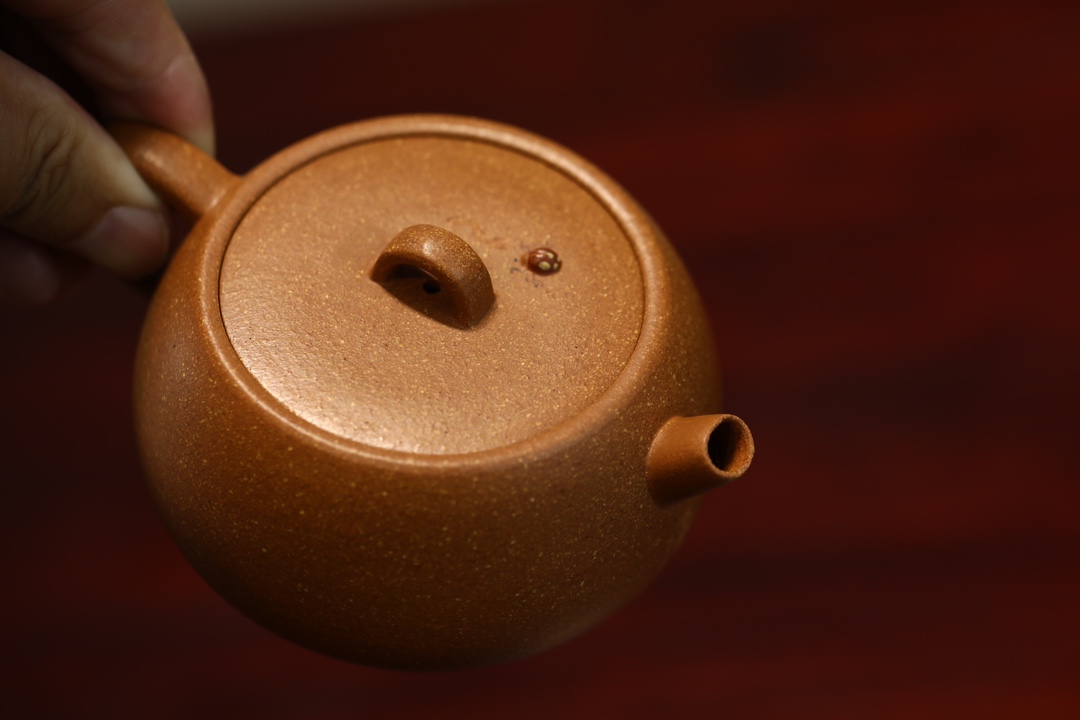 the "De Qu", Yixing Purple Clay (Zisha) Teapot 150ml