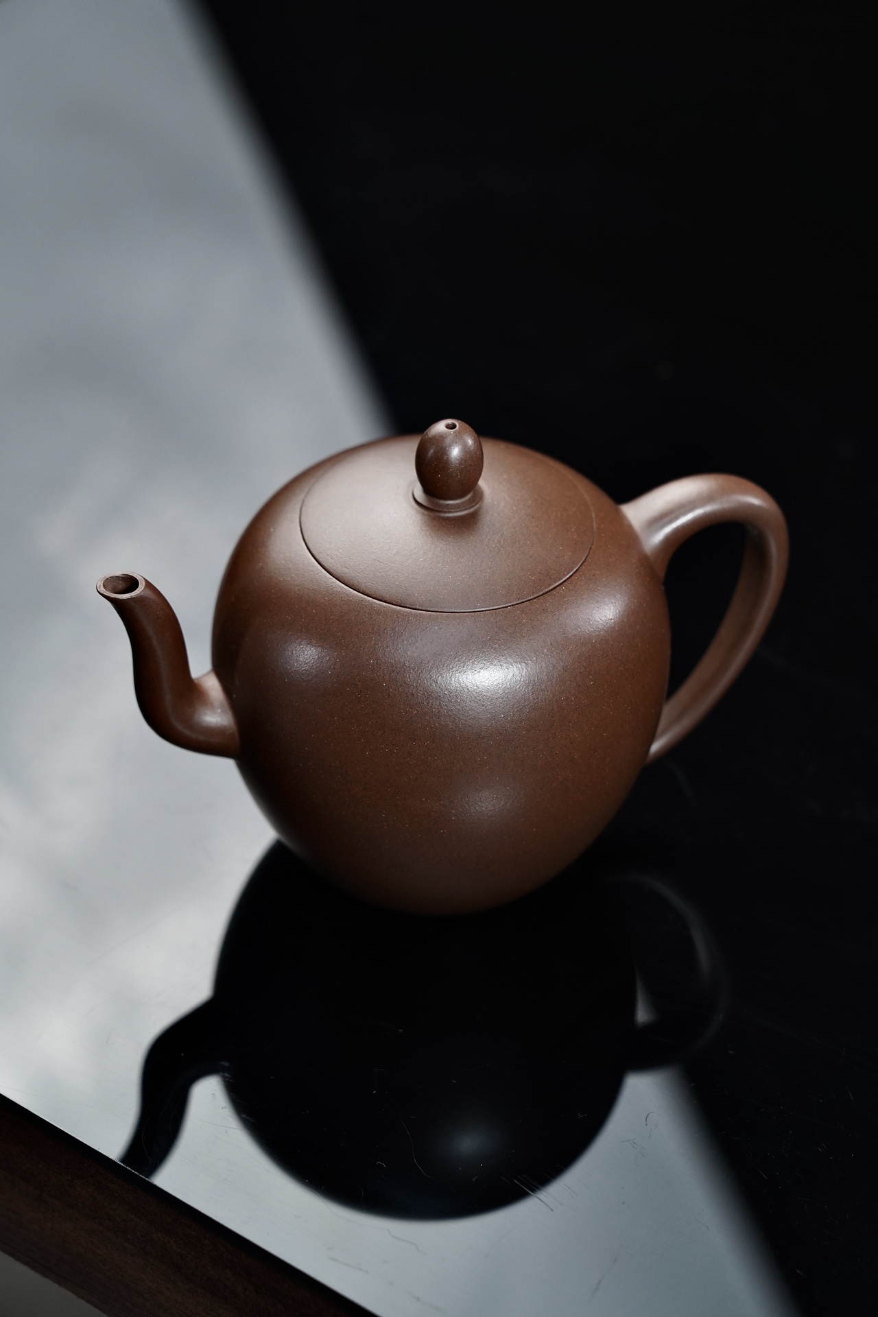 the "Beauty Shoulder", Yixing Purple Clay (Zisha) Teapot 260ml