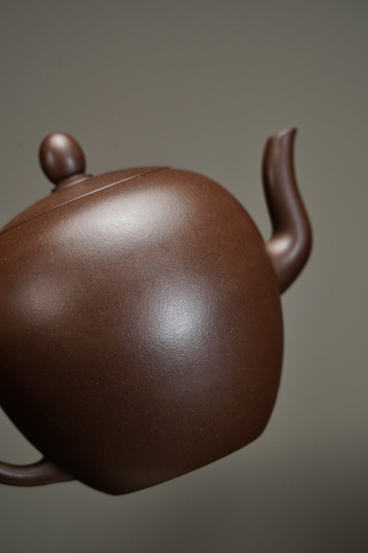 the "Beauty Shoulder", Yixing Purple Clay (Zisha) Teapot 260ml