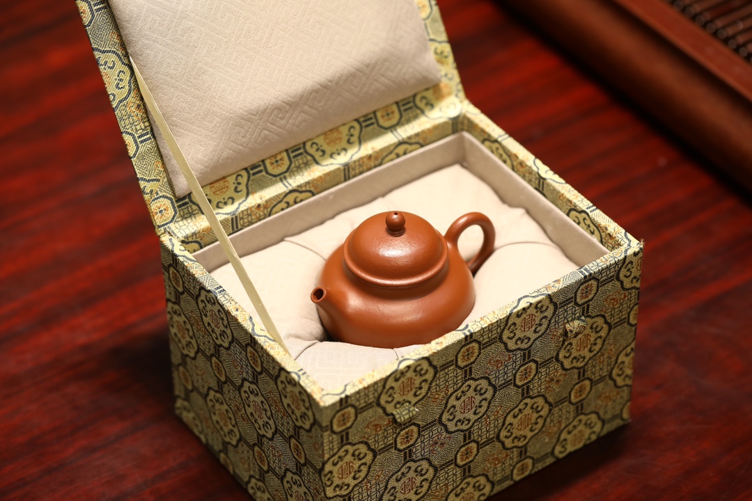 the "Sky", Yixing Purple Clay (Zisha) Teapot, Handmade Kung Fu Teapot 100ml