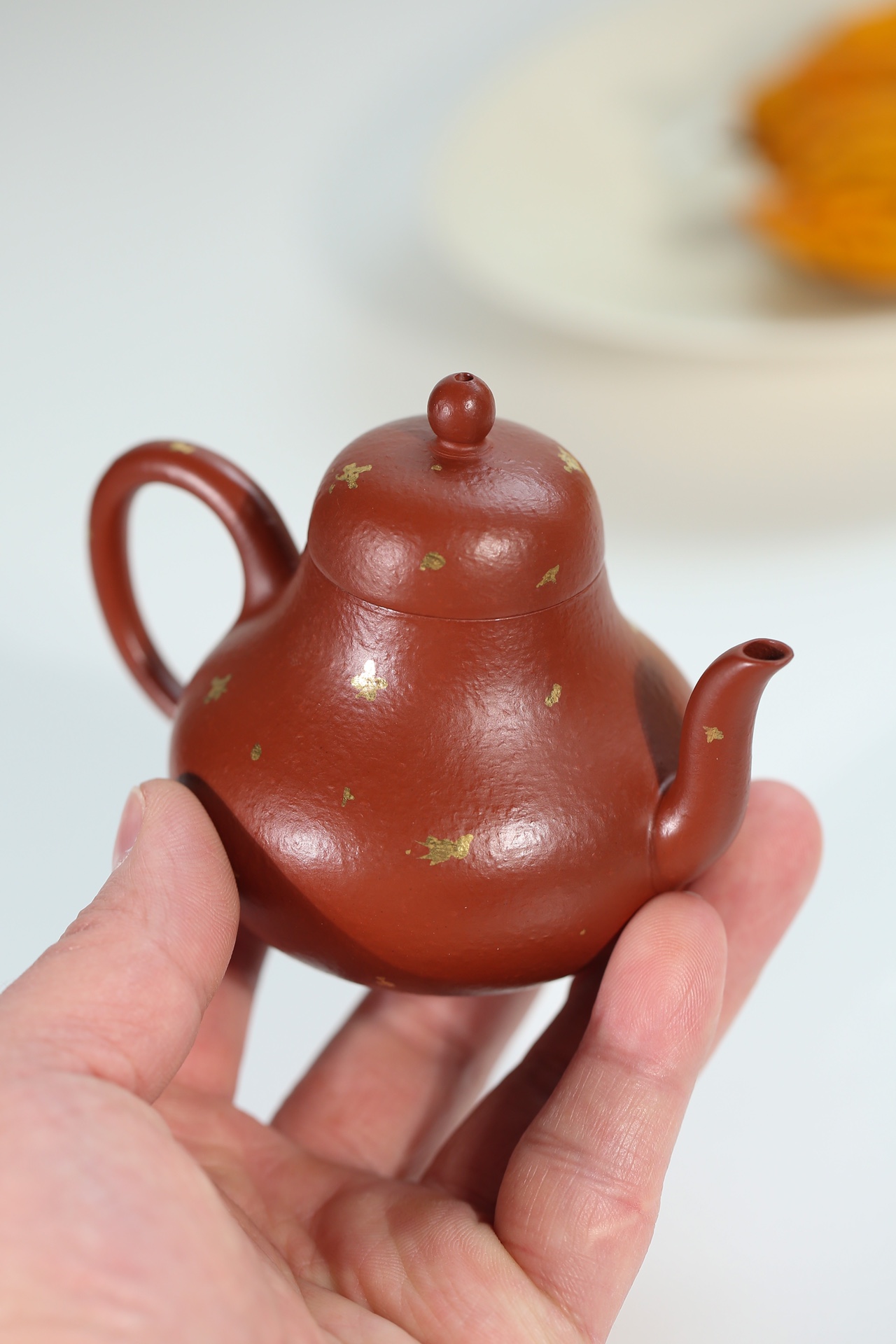 the "Sting in Golden", Yixing Purple Clay (Zisha) Teapot, Handmade Kung Fu Teapot 130ml