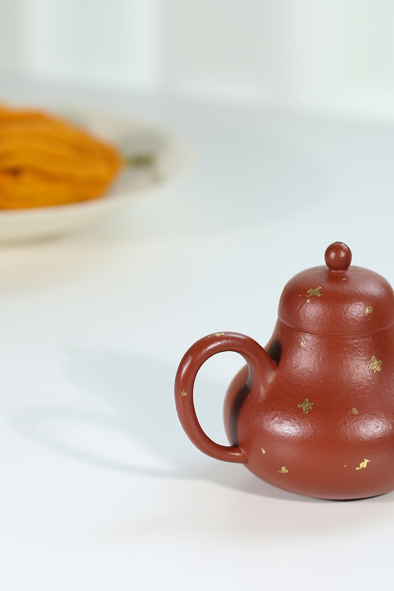 the "Sting in Golden", Yixing Purple Clay (Zisha) Teapot, Handmade Kung Fu Teapot 130ml