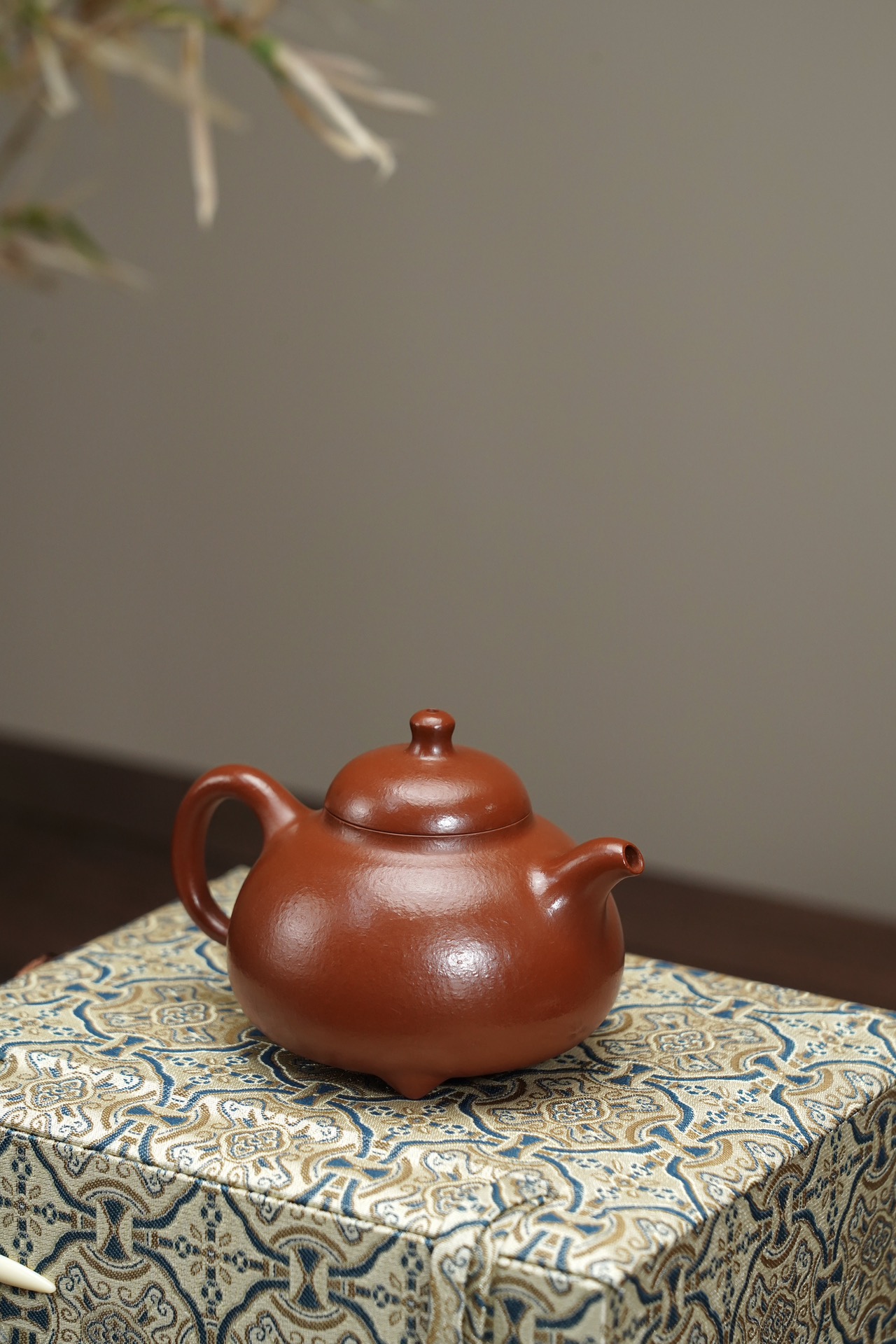 the "Ru Ding", Yixing Purple Clay (Zisha) Teapot, Handmade Kung Fu Teapot 160ml