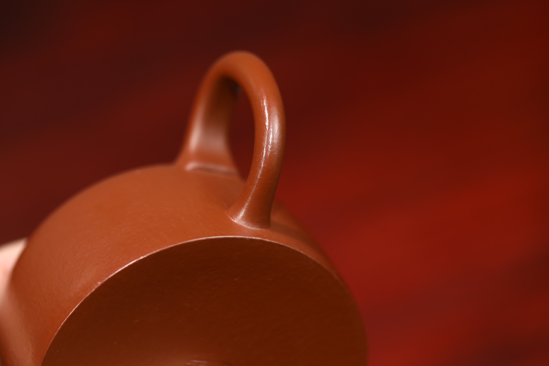 the "Flat Lotus Seed", Yixing Purple Clay (Zisha) Teapot, Handmade Kung Fu Teapot 140ml