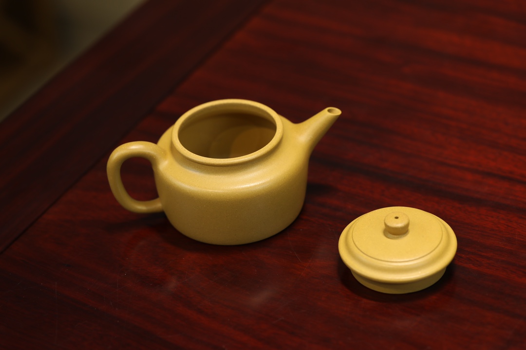the "Clock of Virtue", Yixing Purple Clay (Zisha) Teapot 200ml