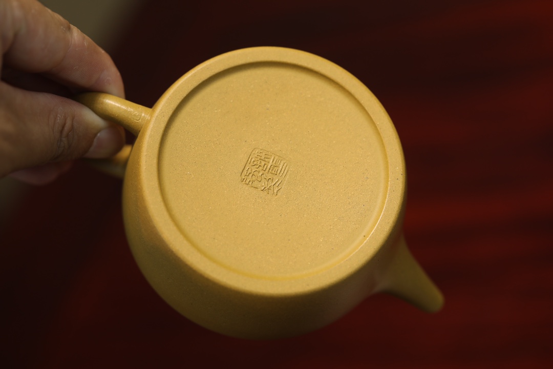 the "Clock of Virtue", Yixing Purple Clay (Zisha) Teapot 200ml