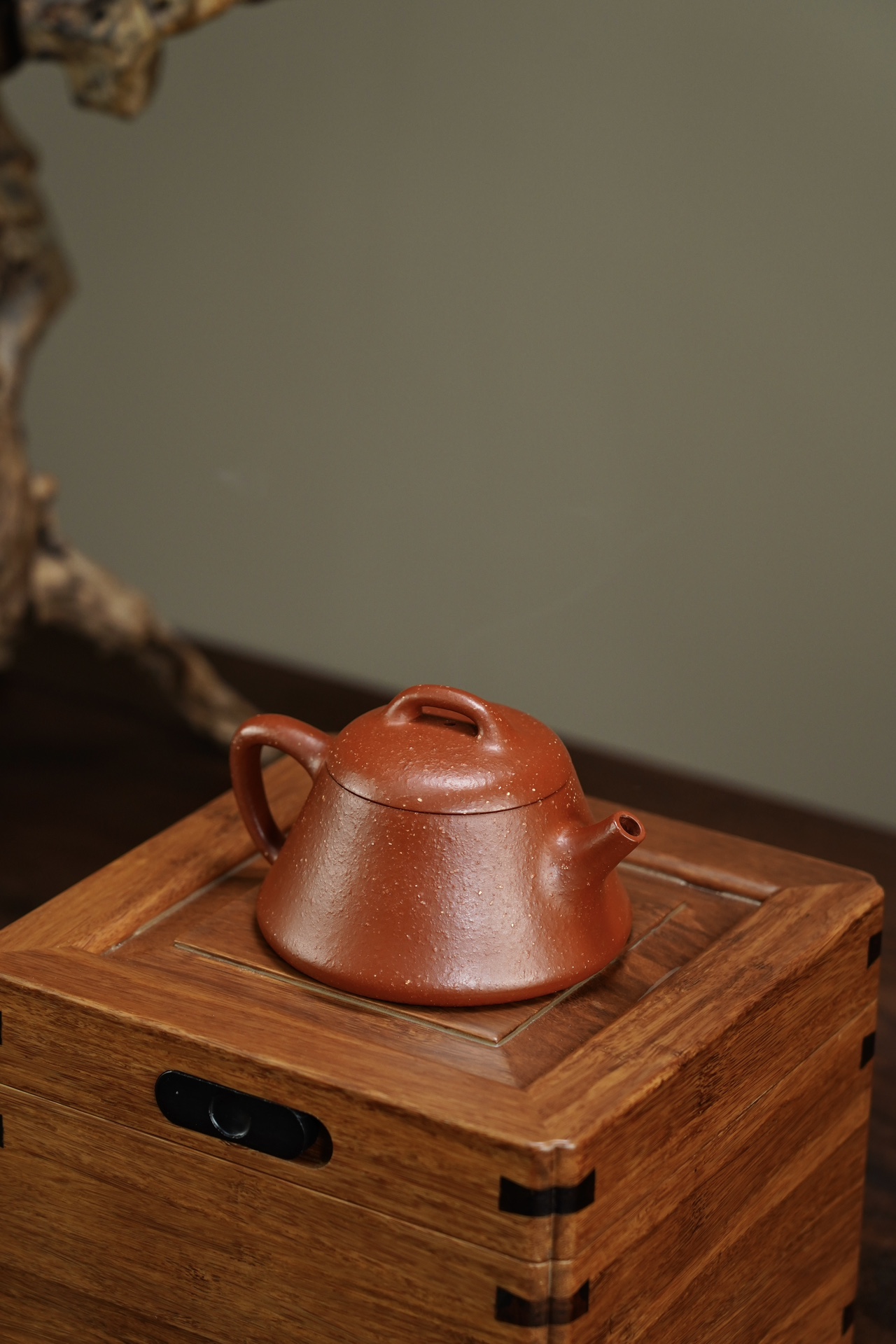 the "Qin Quan", Yixing Purple Clay (Zisha) Teapot 180ml