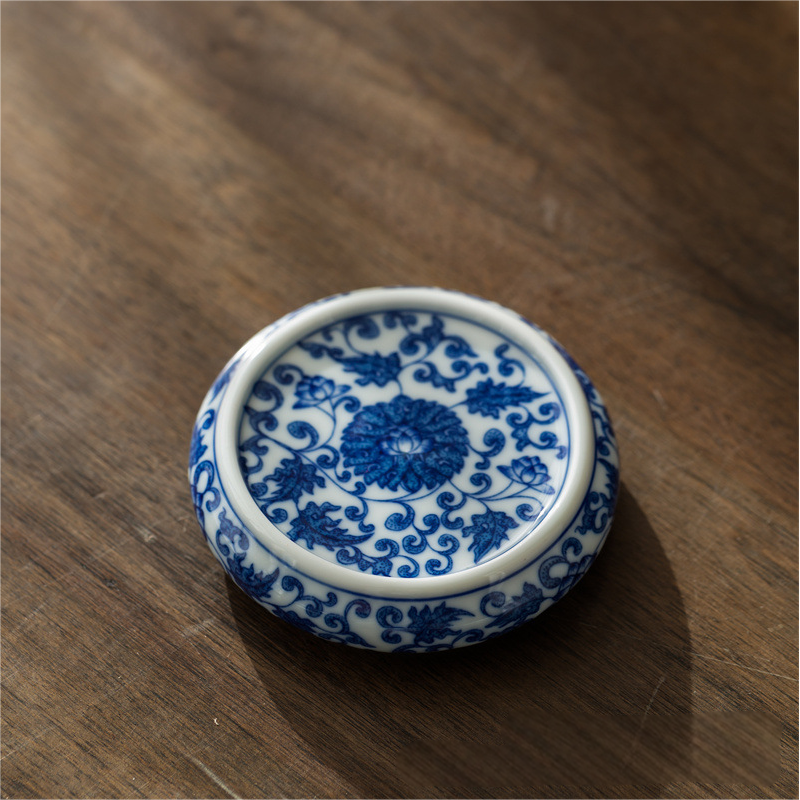 Collection of Classic Pattern Lid Holders