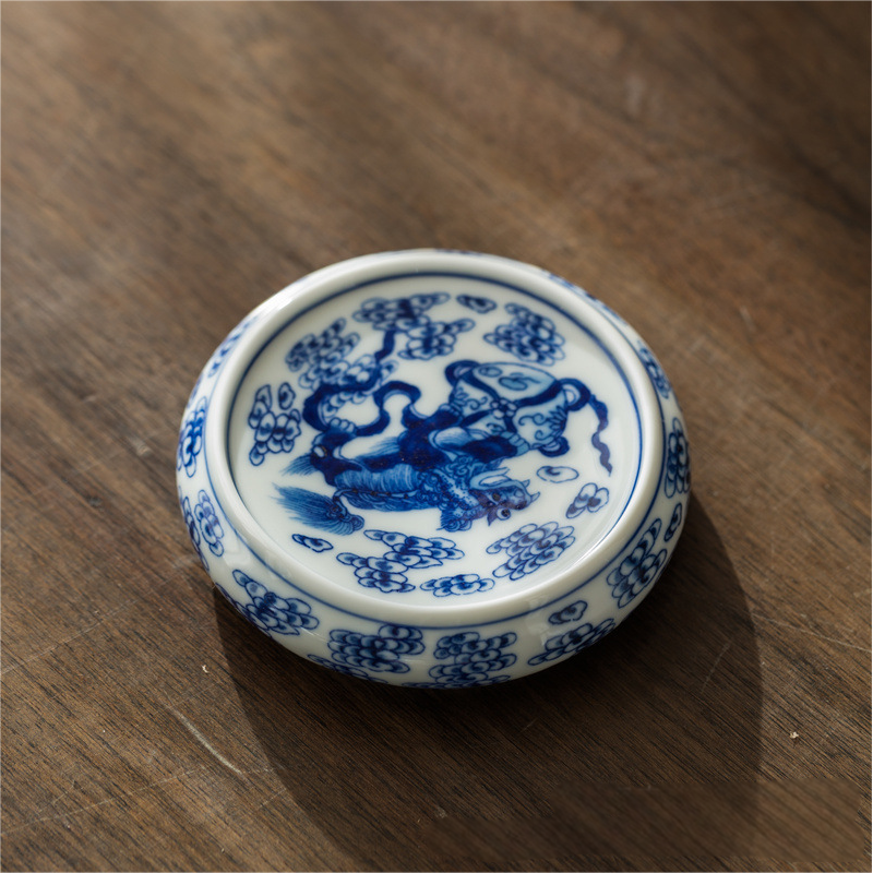 Collection of Classic Pattern Lid Holders