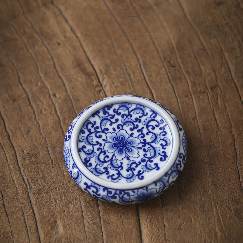 Collection of Classic Pattern Lid Holders