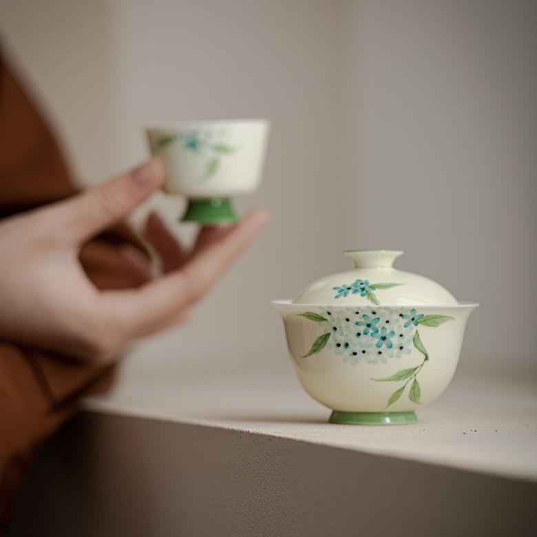 Set of Hortensia Gaiwan and Cups