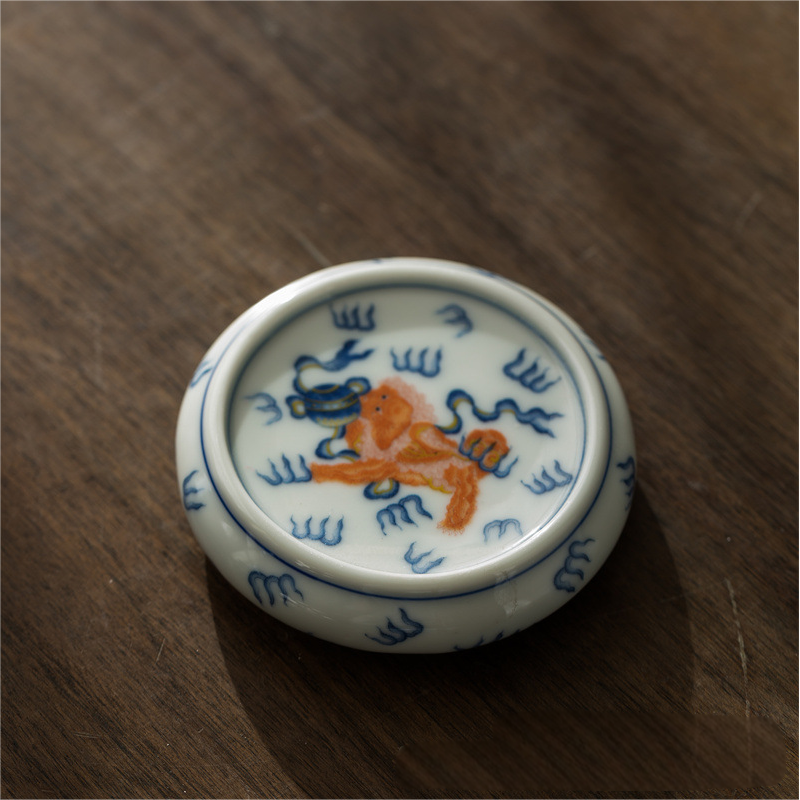 Collection of Classic Pattern Lid Holders