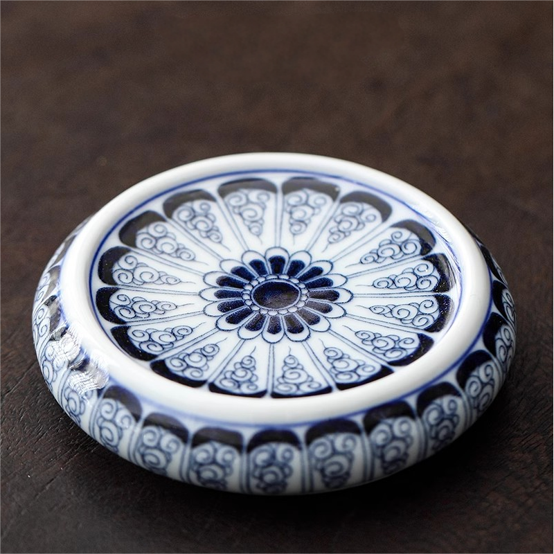 Collection of Classic Pattern Lid Holders
