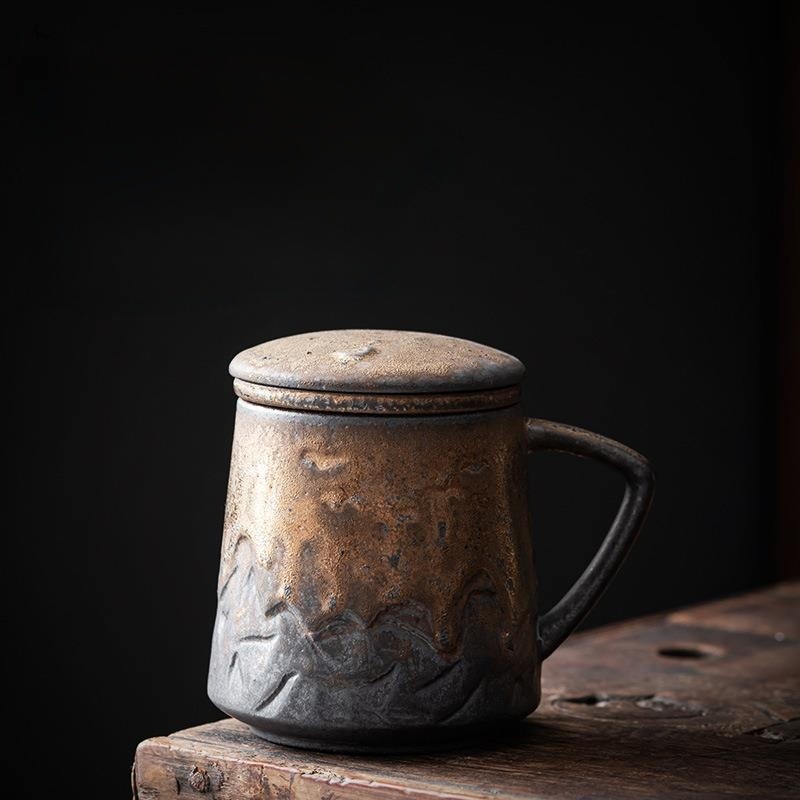 Dark Gold Stoneware Mug With Lid and Infuser 300ml