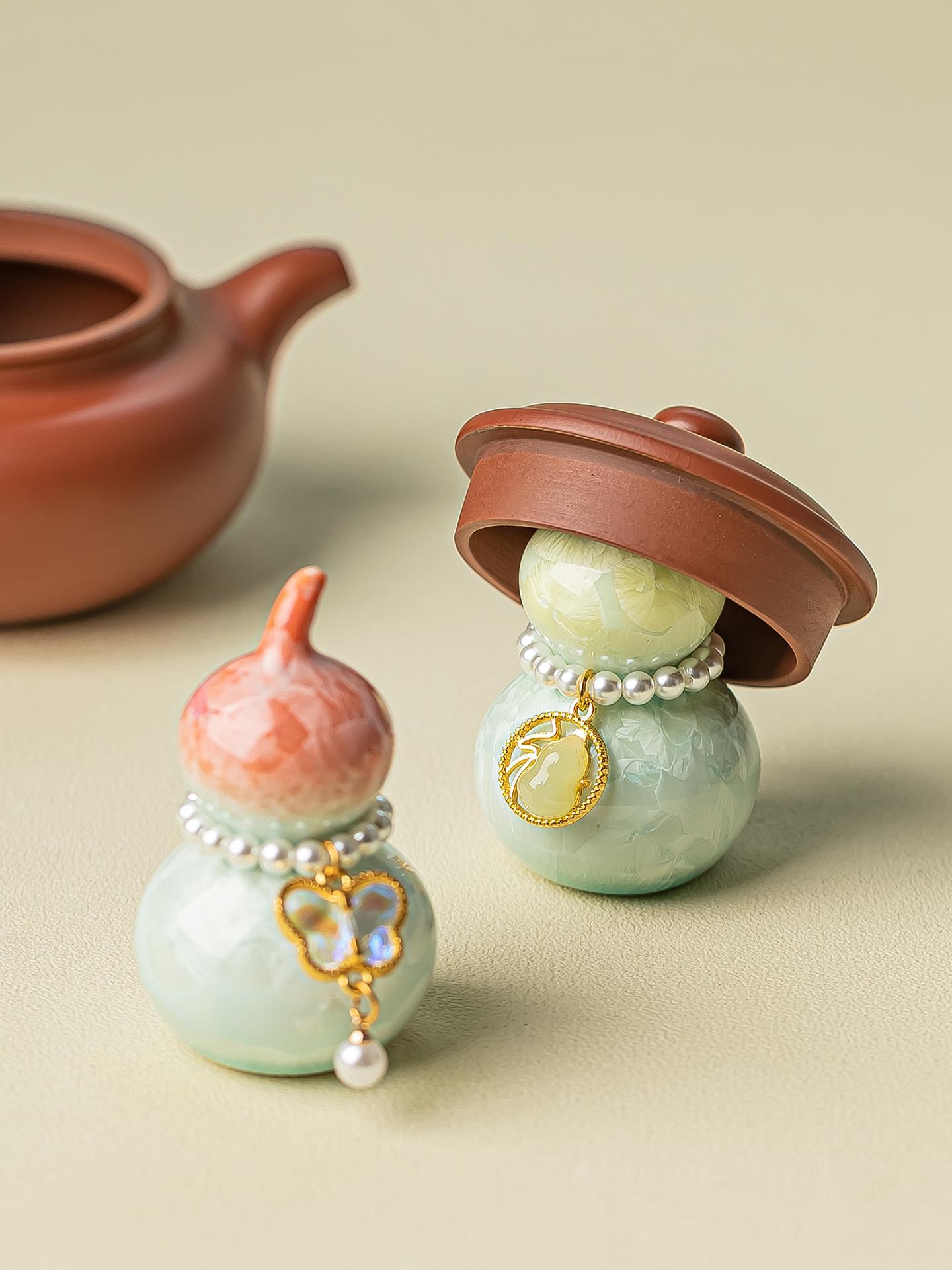 Ceramic Gourd Figurine Gradient Colors