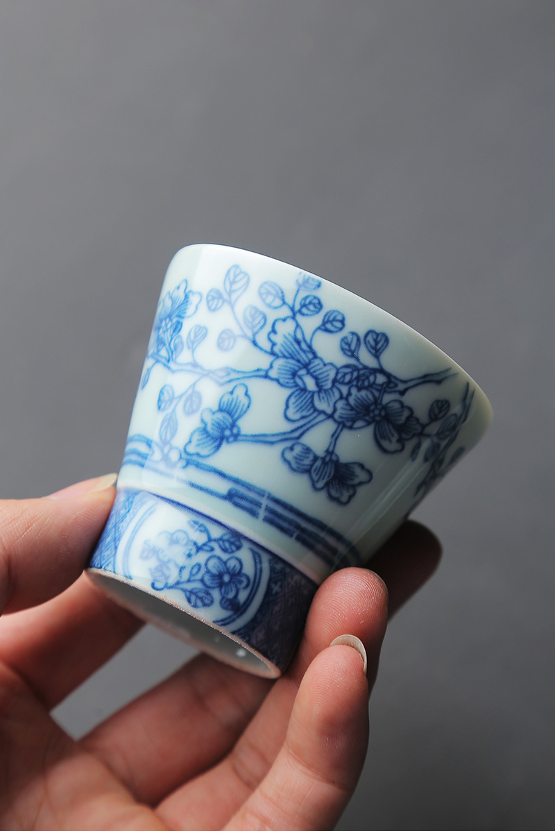 Traditional Blue and White Plum Blossom Tea Cup with Saucer 70ml