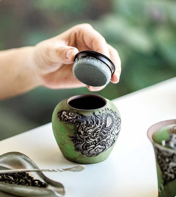 Green Bas-Relief Dragon Tea Caddy