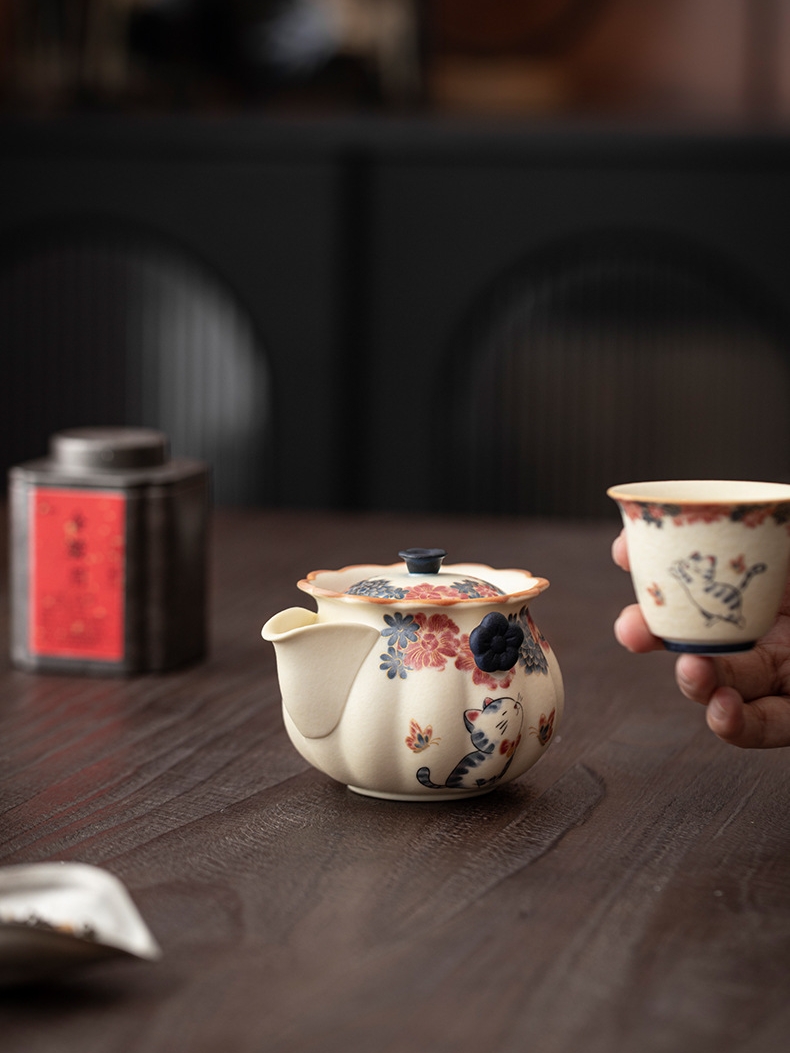 White Cat Ceramic Teapot 135ml