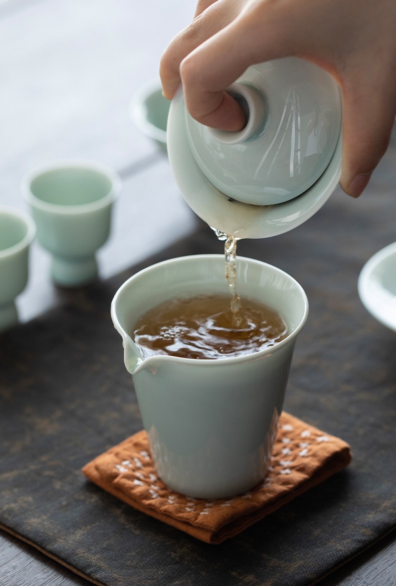 Minimal Style Fair Cup, Lake Cyan/Lime White Tea Pitcher 200ml