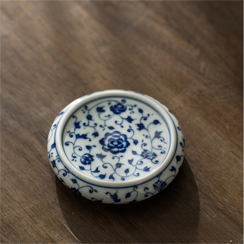 Collection of Classic Pattern Lid Holders