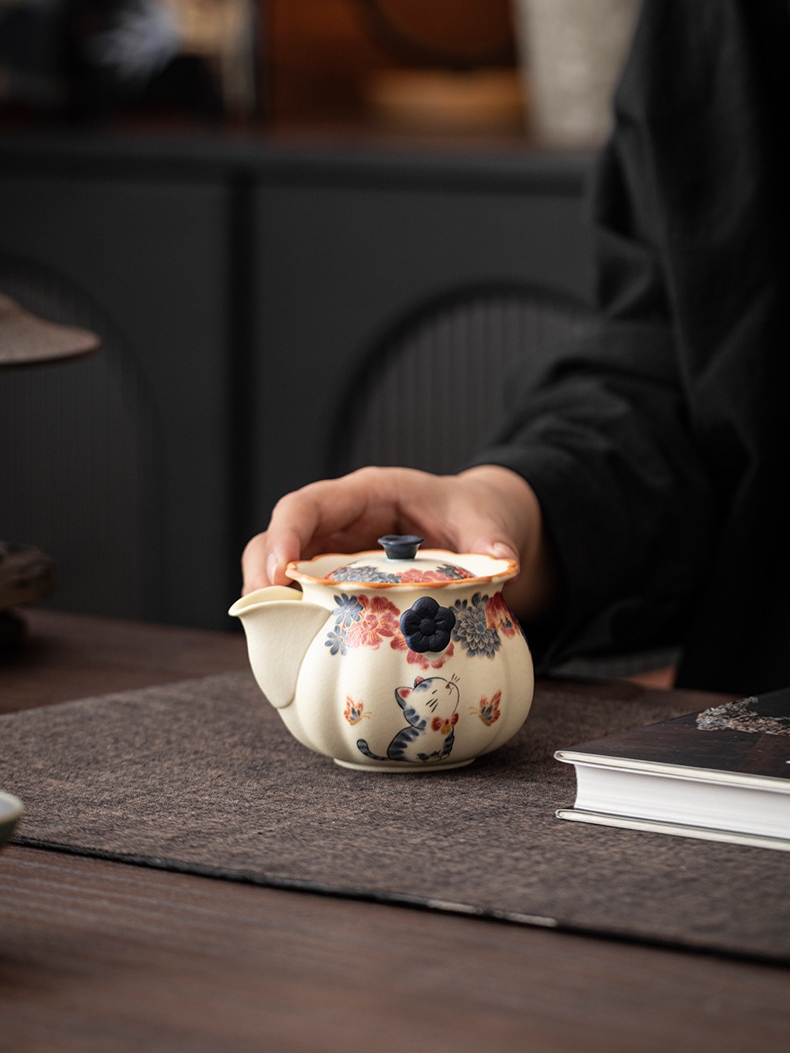 White Cat Ceramic Teapot 135ml