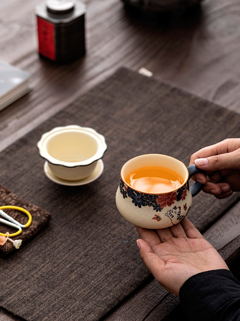 White Cat Ceramic Mug with Strainer 135ml