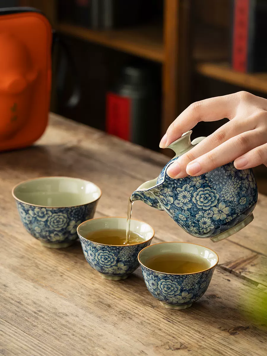 Blue and White Porcelain Teapot and Cup Travel Tea Set, 1 Teapot+3 Cups with Case