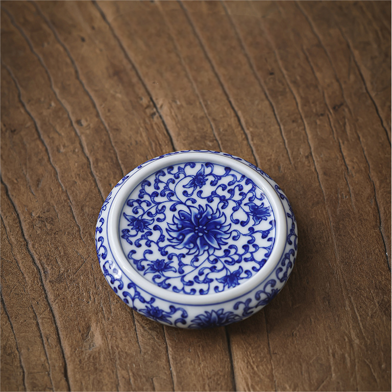 Collection of Classic Pattern Lid Holders