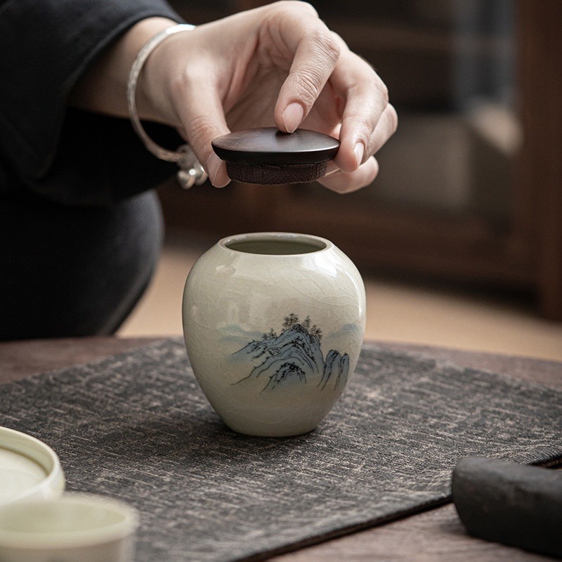 Classic Chinese Style Ceramic Tea Canister with Handpaint Patterns of Landscape and Osmanthus