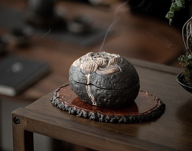 Japanese Style Stoneware Incense Burner, Vintage Look Wabi-Sabi Lotus Style