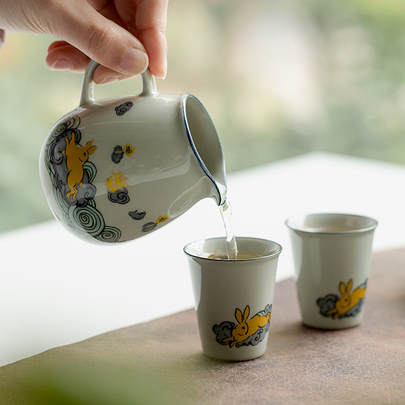 Golden Rabbit Tea Pitcher 200ml