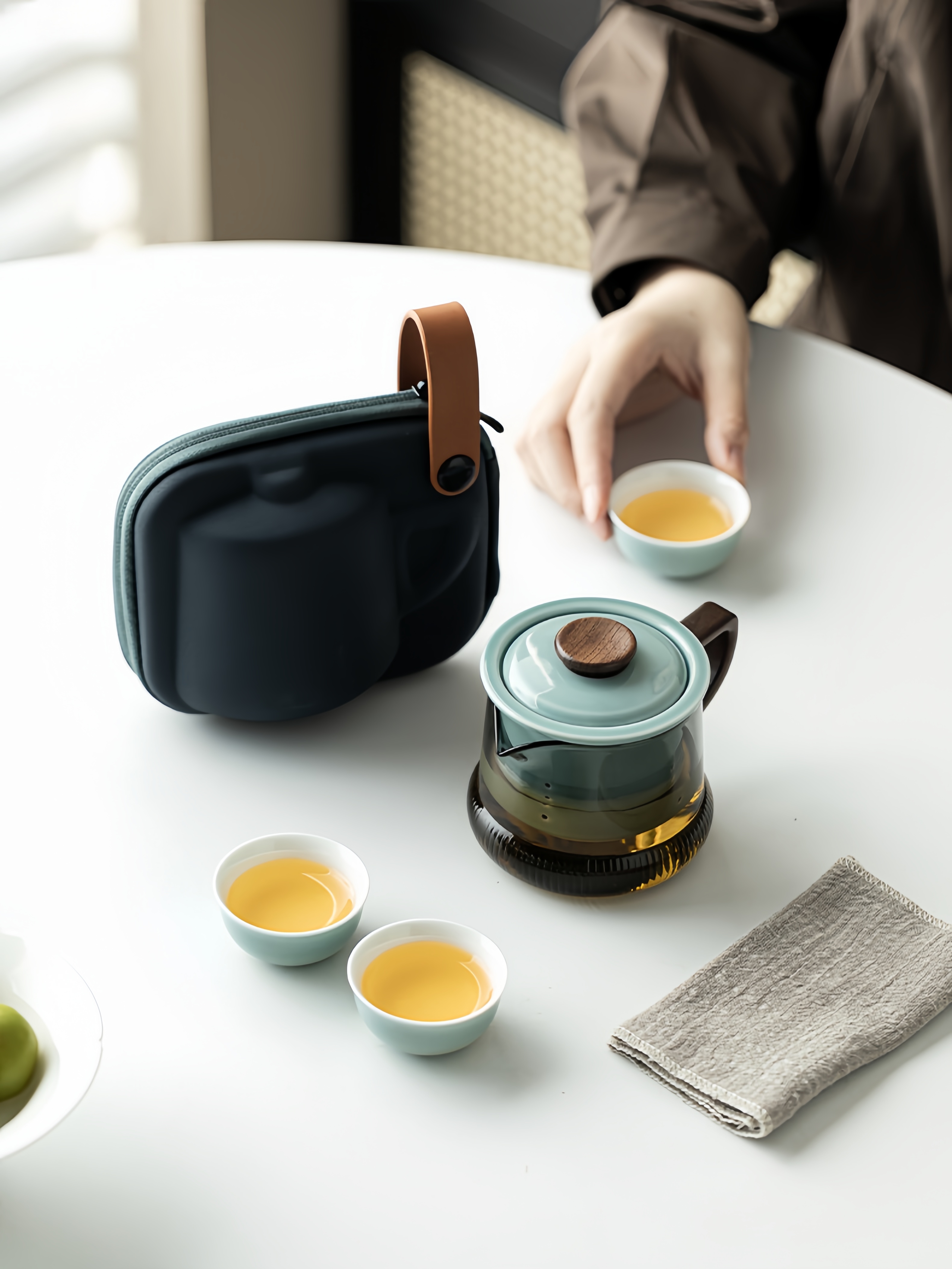 Modern Style Travel Tea Set 250ml, Teapot with infuser+3 Cups