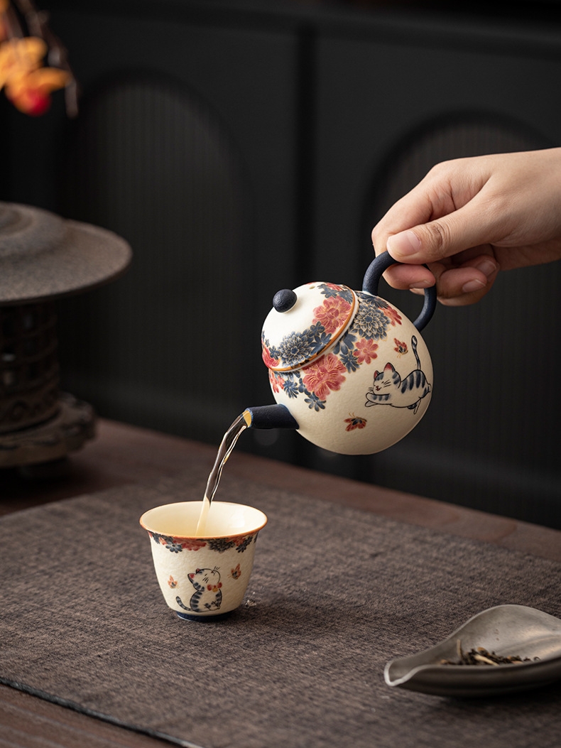 White Cat Ceramic Teapot 130ml
