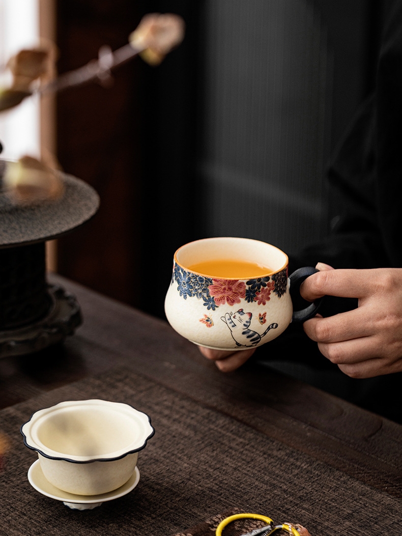 White Cat Ceramic Mug with Strainer 135ml