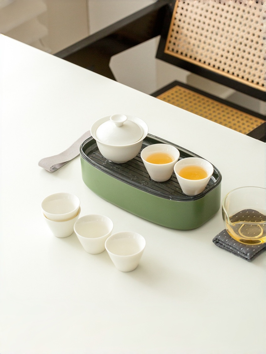 Compact White Porcelain Travel Tea Set 110ml with Multifunctional Case