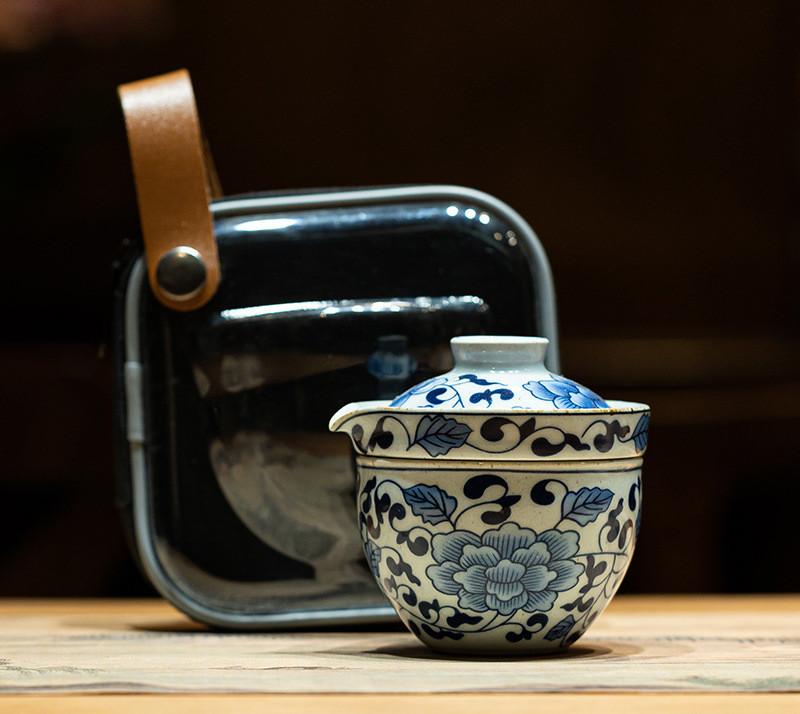 Blue and White Porcelain Teapot and Cup Travel Tea Set with Bag
