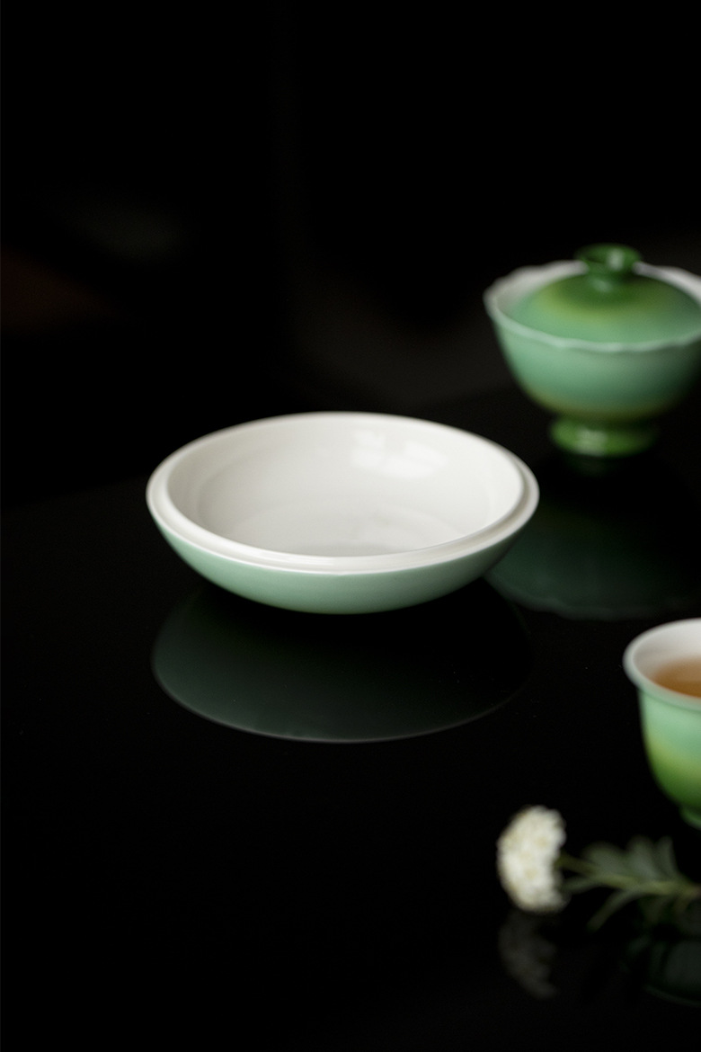 Gradient Green Saucer