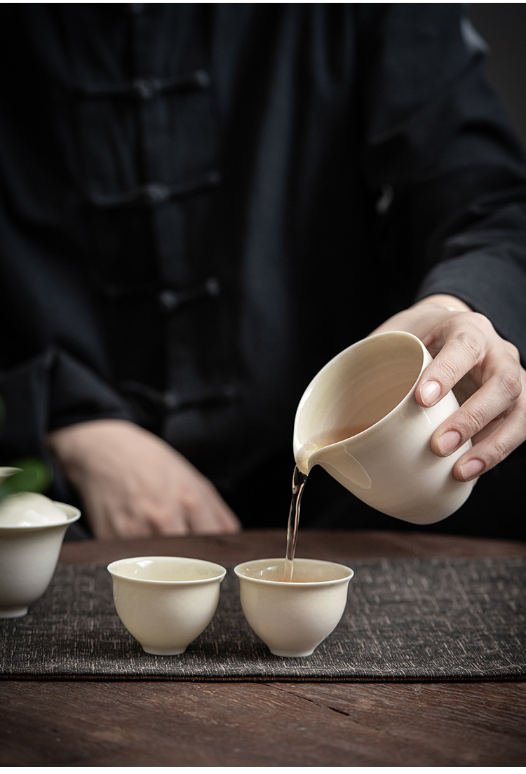 Ash White Travel Tea Set 120ml, 1 Gaiwan+3 Cups+ 1 Fair Cup