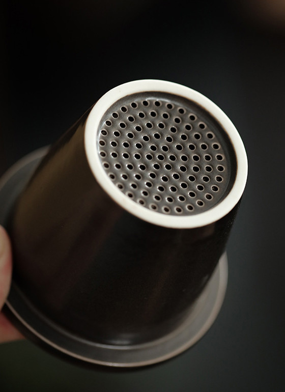 Ceramic Tea Mug with Infuser 260ml, Yellow Stoneware Mountain Pattern