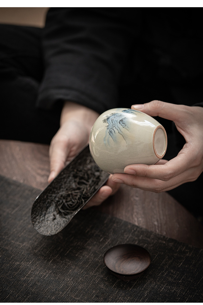 Classic Chinese Style Ceramic Tea Canister with Handpaint Patterns of Landscape and Osmanthus