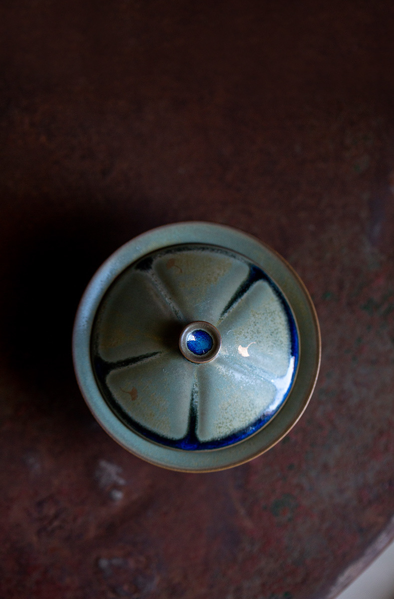 Vintage Style Stoneware Gaiwan, Handmade Fambe Blaze Tea Set 125ml